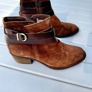 Born Women's Payton Boot Sz 8 Block Heel Brown Suede Boho Bootie Ankle Strap